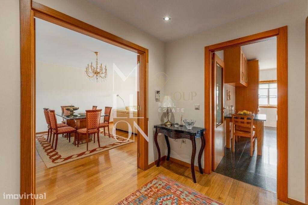 T2 com Suite, Varanda a Sul e Garagem Dupla a 10 min. do Hospital S. J-6