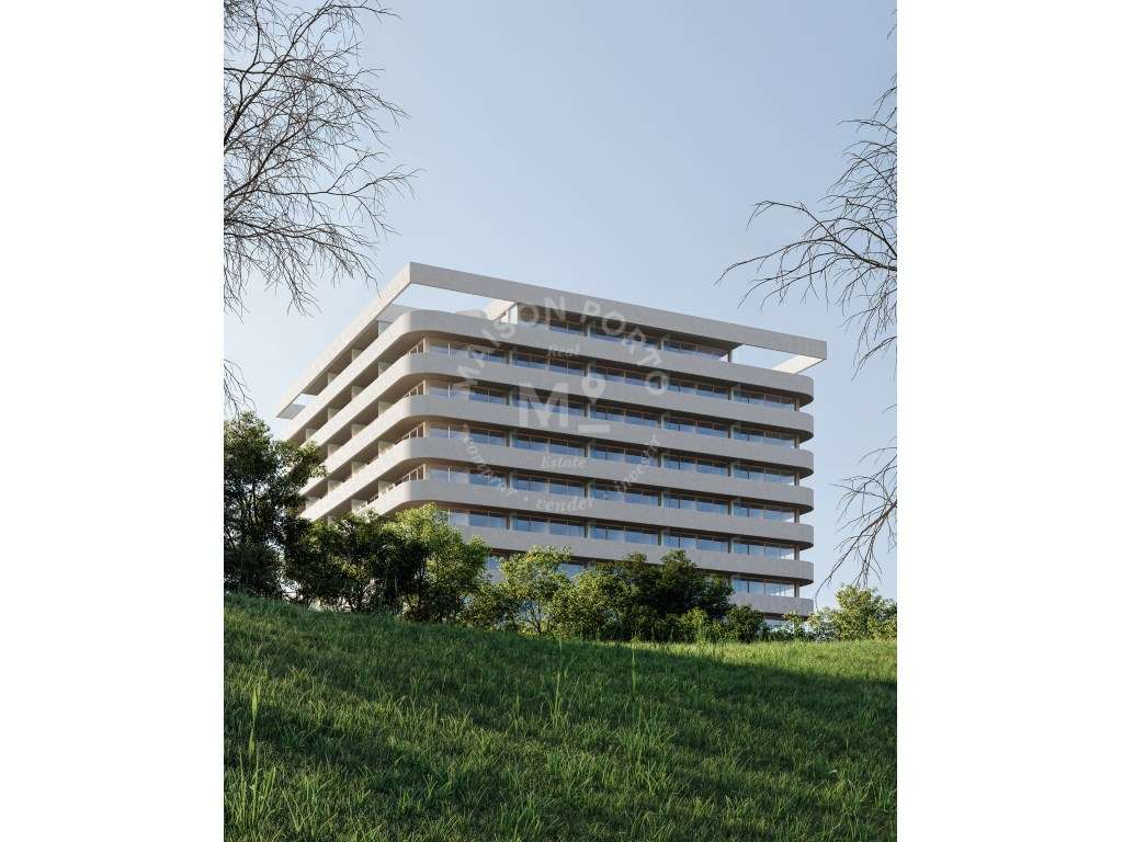 Apartamento T0 com Varanda e Estacionamento próximo à Estação de Me...-9