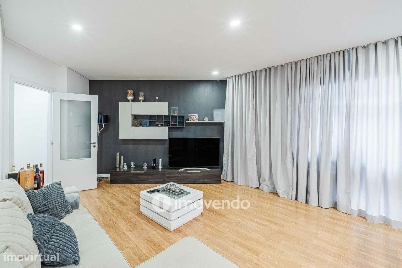 Apartamento T3+1, com áreas generosas, no Laranjeiro - Grande imagem: 5/43