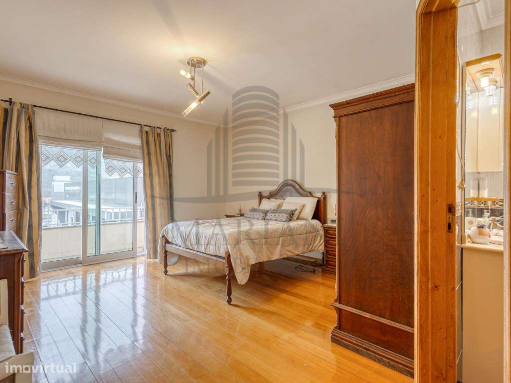 Moradia T4 independente em Valongo - Grande imagem: 4/43