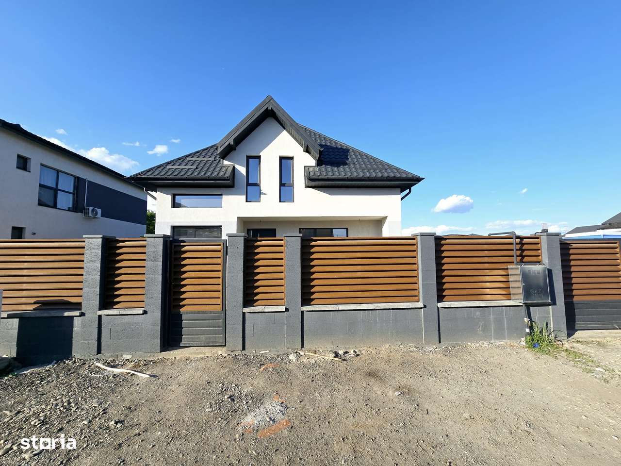 Vila individuala - 5 camere - 3 bai - dressing - beci -pod - Imagine principală: 2/13