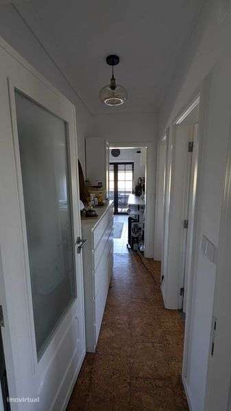 T1 1º anda, varanda com exposição poente, 1ª linha - Grande imagem: 5/11