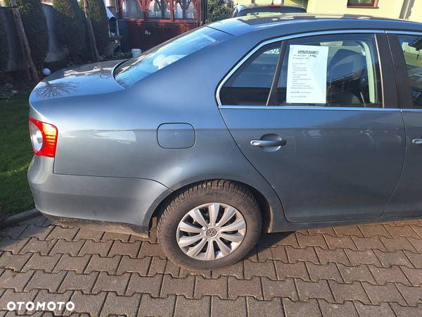 Volkswagen Jetta 1.9 TDI Comfortline - 9