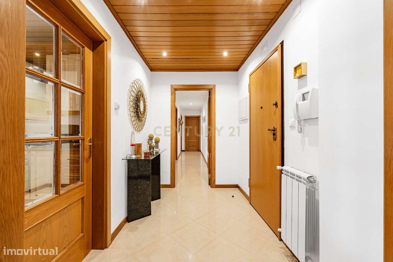 Apartamento T3 em Santa Marta do Pinhal / Corroios / Seixal.-12