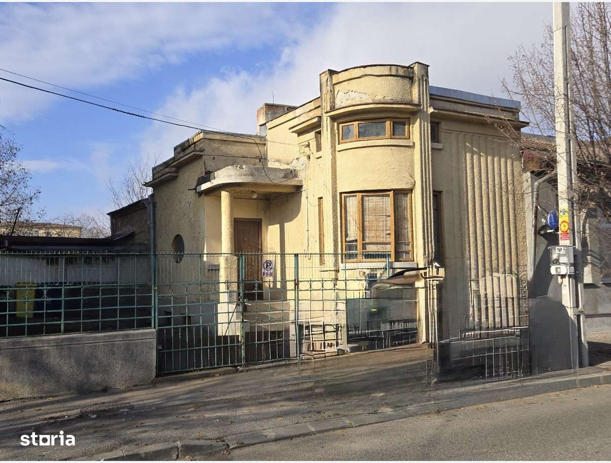 Casă Piață centrală-0