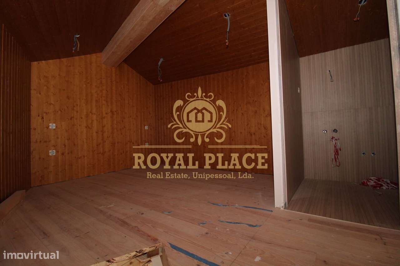 Moradia V2 Renovada com Anexo, Lourosa-32