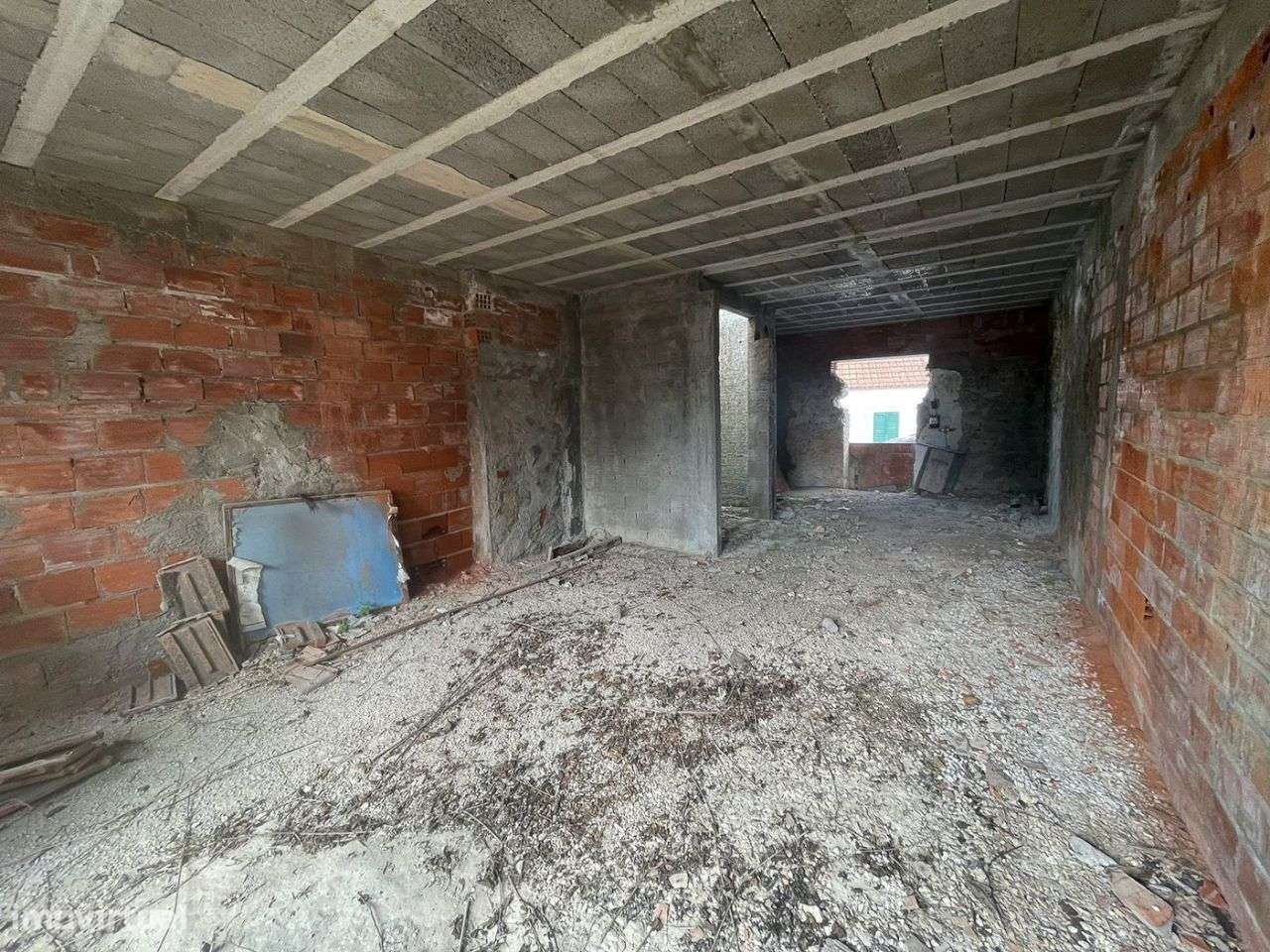 Moradia em fase de construção - Grande imagem: 5/5