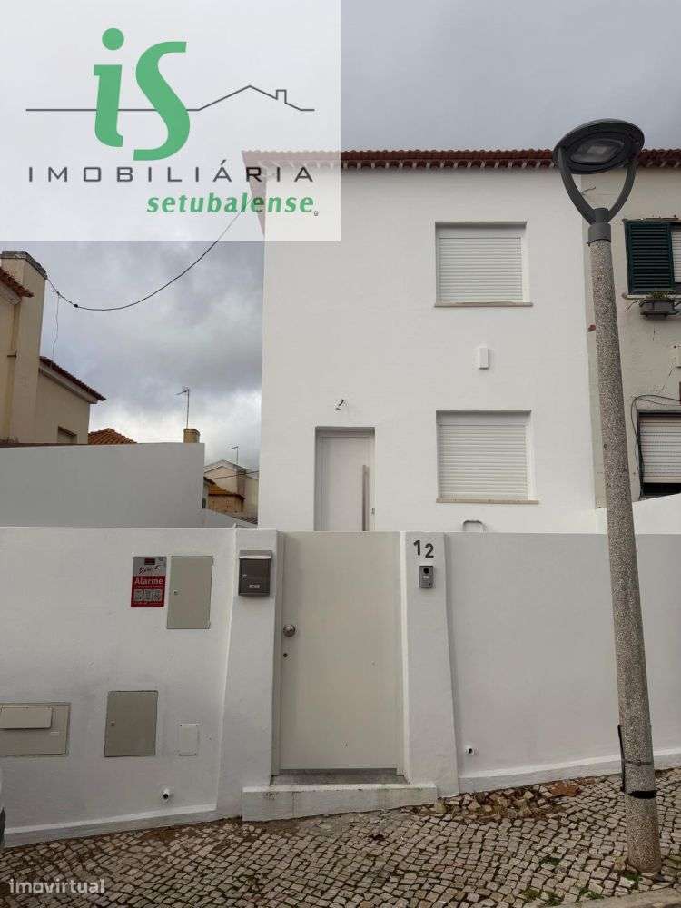 MORADIA PARA VENDA NO BAIRRO DA CONCEIÇÃO EM SETÚBAL-58
