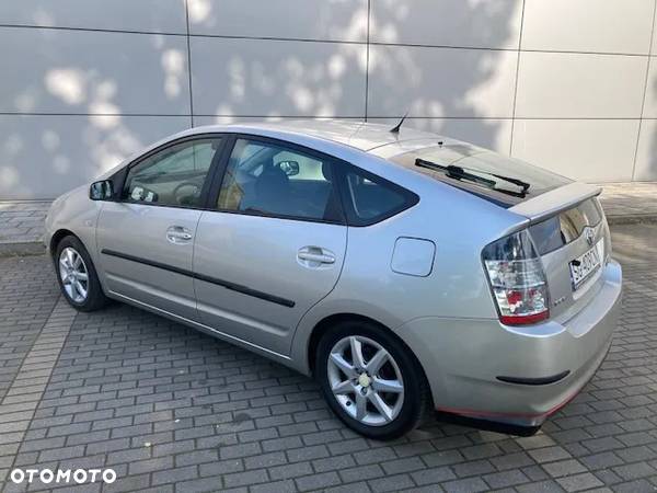 Toyota Prius (Hybrid) Executive - 5