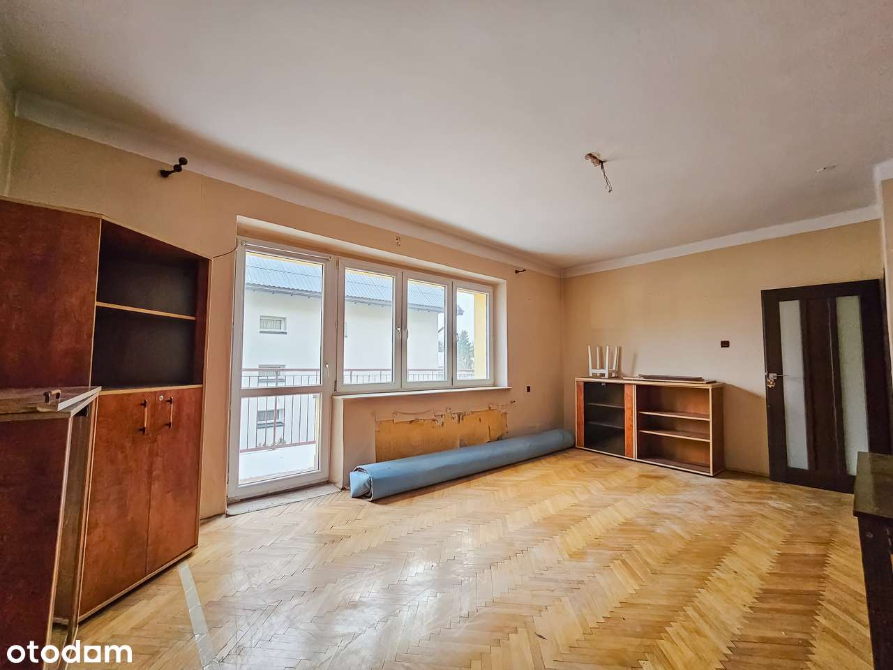 Dom wolnostojący do generalnego remontu Jaworzno, ul. Reja 18 - FILM-12