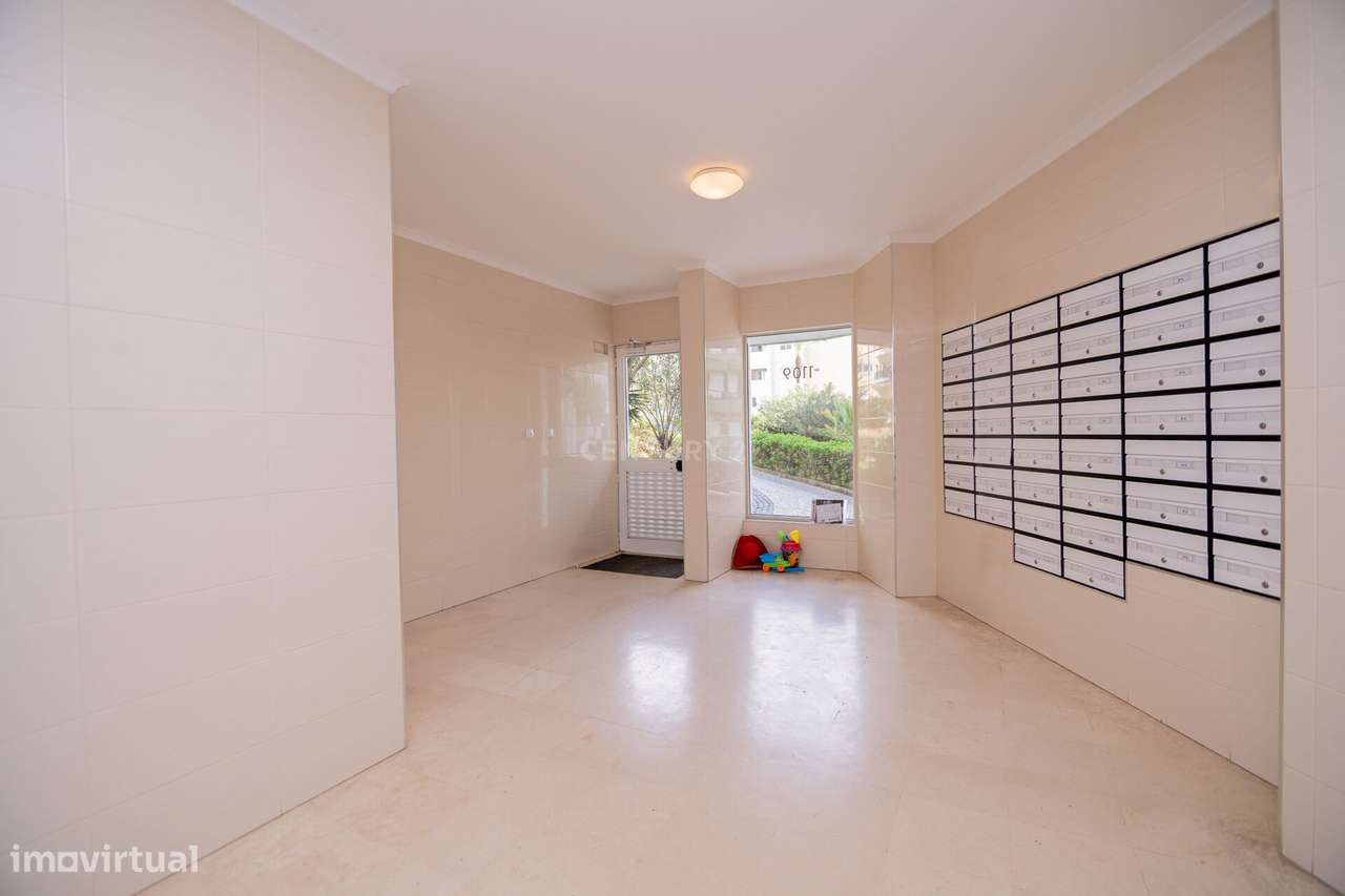 NÃO PERCA ESTA GRANDE OPORTUNIDADE! APARTAMENTO T2 ESPAÇOSO E COMPLETA - Grande imagem: 2/34