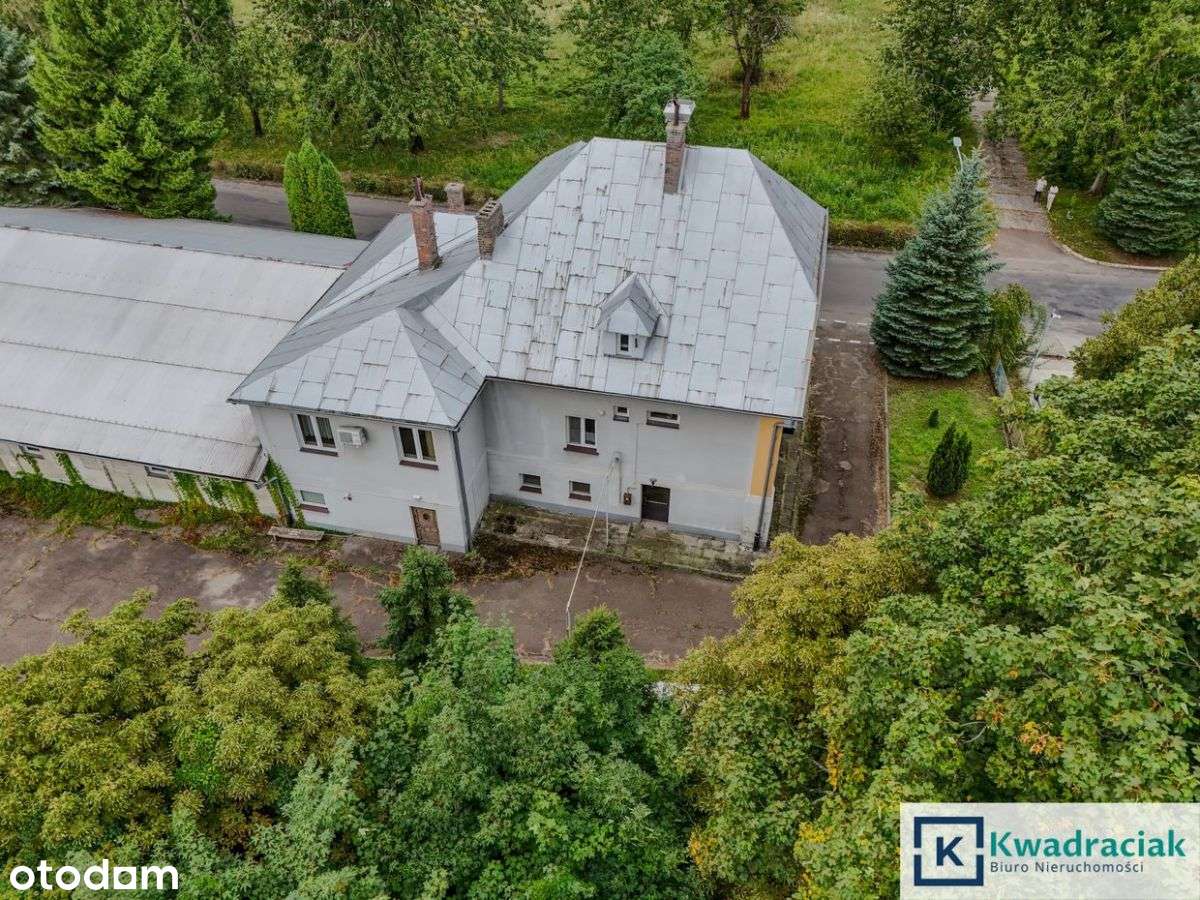 Budynek komercyjny 487 m² z garażami – Jasło, tere-6