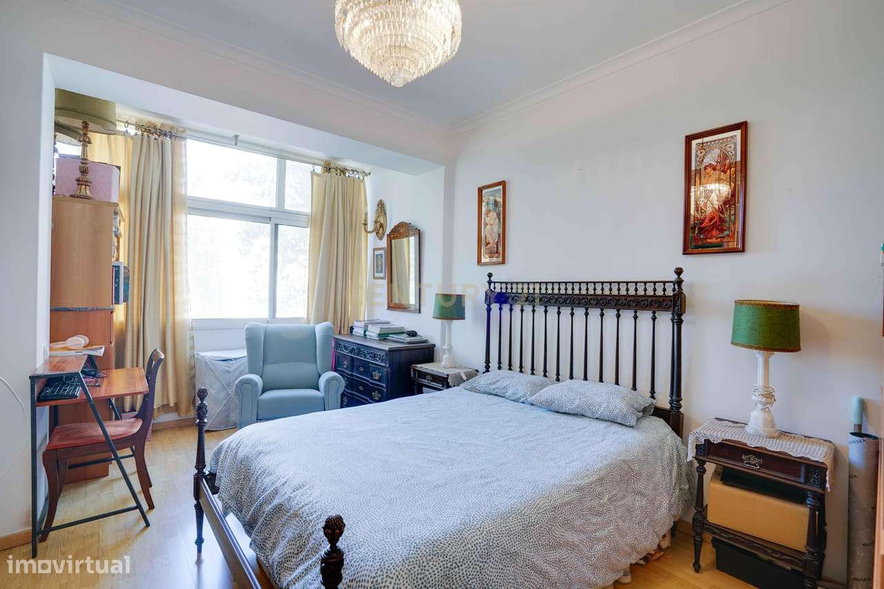 Apartamento T3 pleno de luminosidade em zona premium de Benfica-6