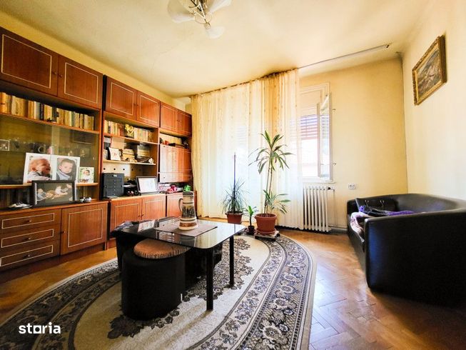 Casa 8 Camere, 3 Apartamente, Singur in curte-8