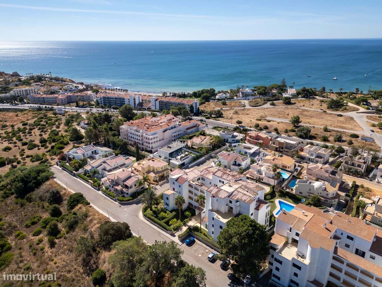 Apartamento T2 com vista mar inserido em condomínio com piscina situad - Grande imagem: 5/33