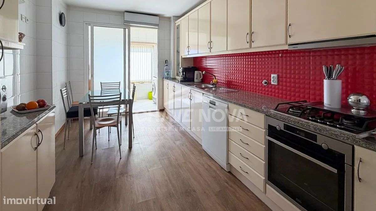 T3 Condominio Fechado c/ Garagem Box em Vilar do Paraíso-0