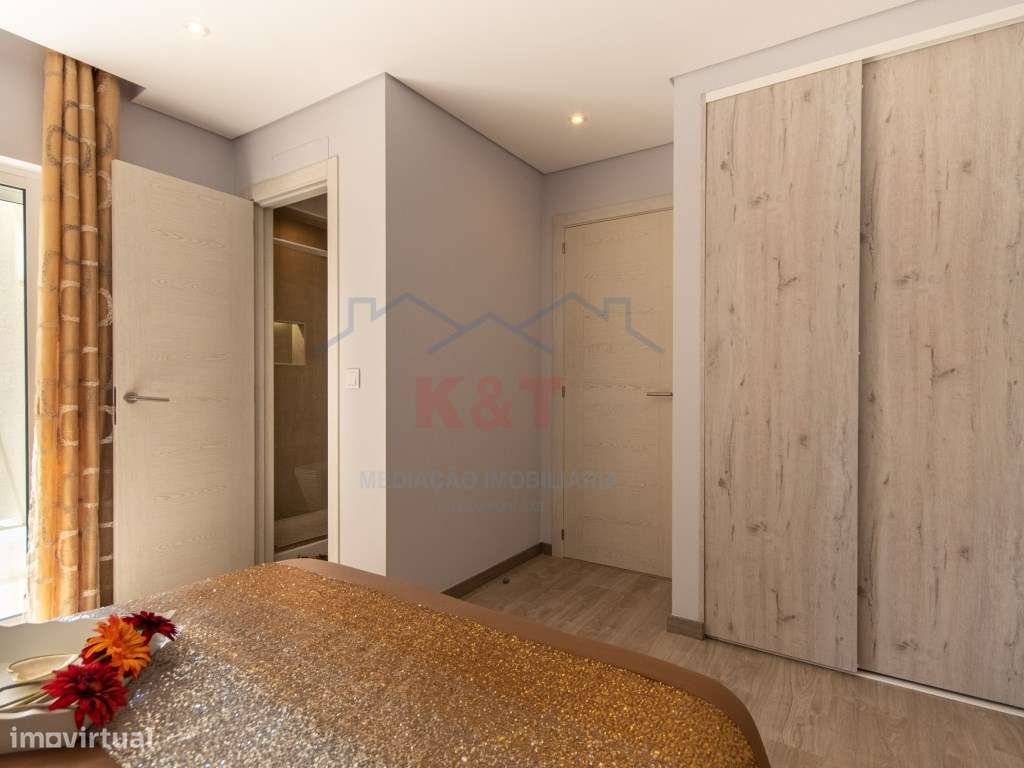 T2 remodelado na 1ª linha da Praia da Rocha-22