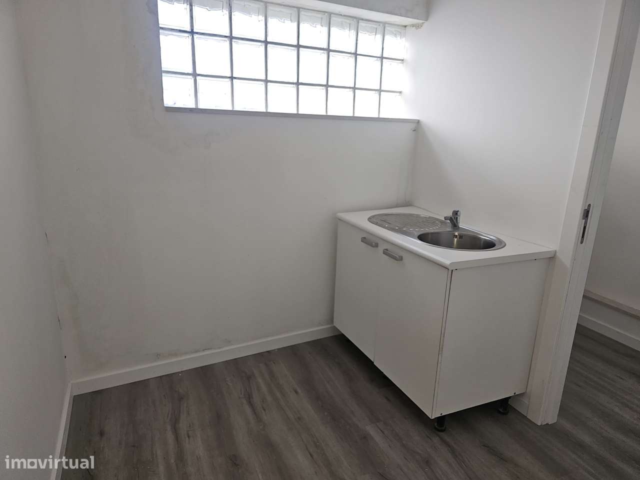 Armazém no Entroncamento – Carreiro da Areia - Grande imagem: 3/7