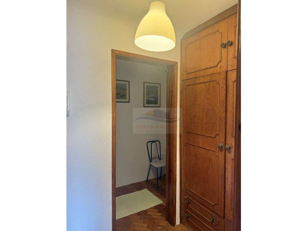 T4 Espaçoso e Pronto a Habitar em Benfica - Excelente Oportunidade! - Grande imagem: 5/9