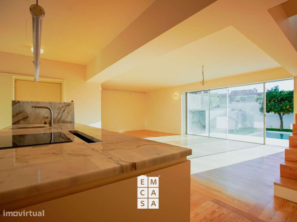 Moradia T3 com Piscina no Centro de São João da Madeira - Grande imagem: 4/33