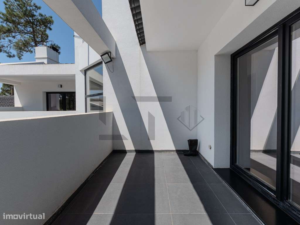 Moradia T4 com Piscina e Garagem para Venda na Verdizela, Charneca ... - Grande imagem: 3/43