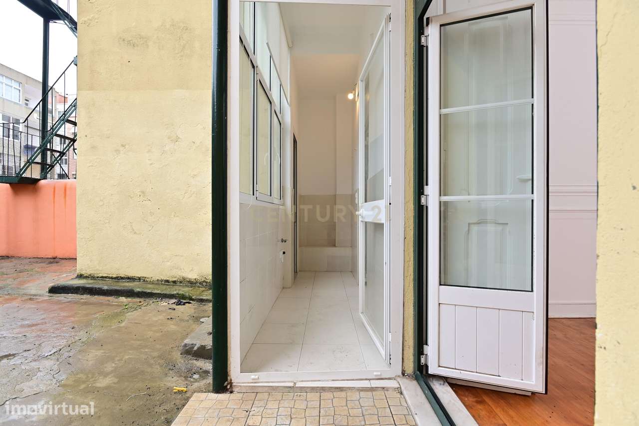 Apartamento com 4 divisões para venda em Lisboa-25
