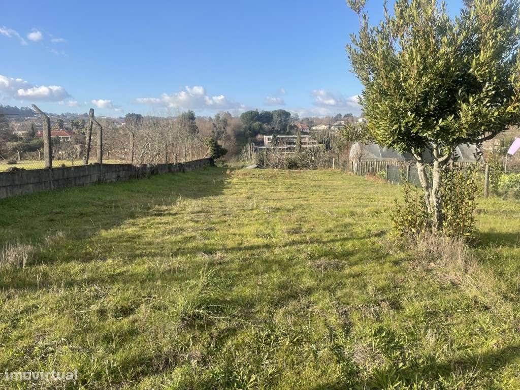 Terreno com benfeitorias | 1240m2 | Pedreira, Felgueiras - Grande imagem: 4/10