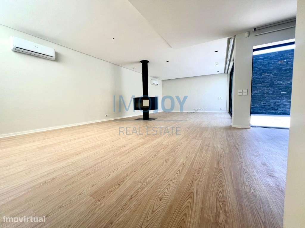 Excelente Moradia com 3 Quartos +1 junto à Praia da Madalena - Grande imagem: 5/43