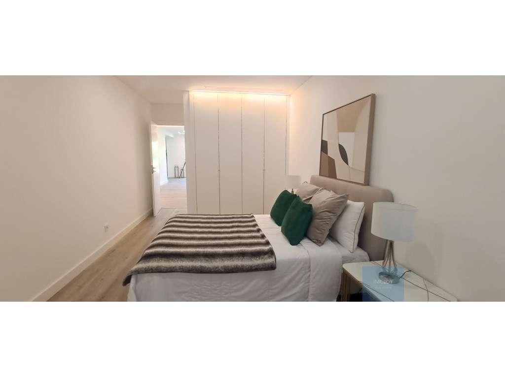 Apartamento T2 totalmente remodelado em São Domingos de Benfica - Grande imagem: 4/28