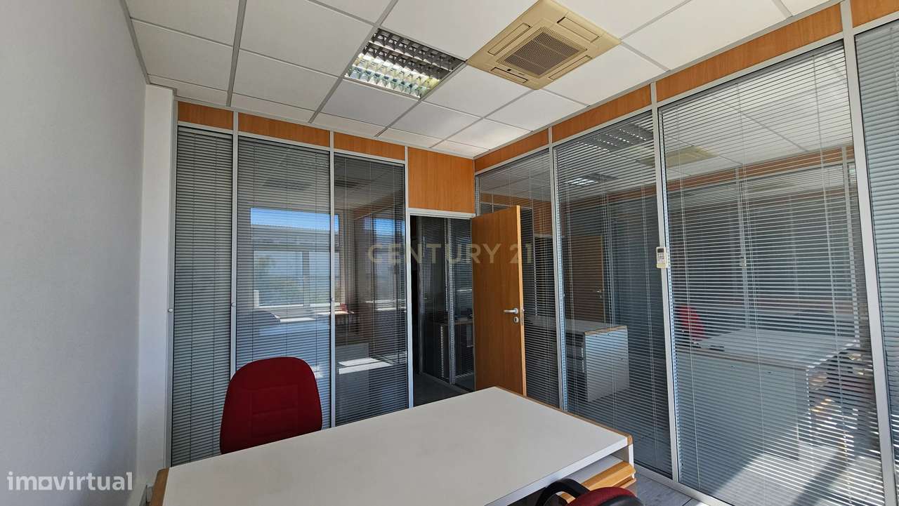 Escritório amplo e totalmente equipado no ElosPark II, em S. Marcos-22