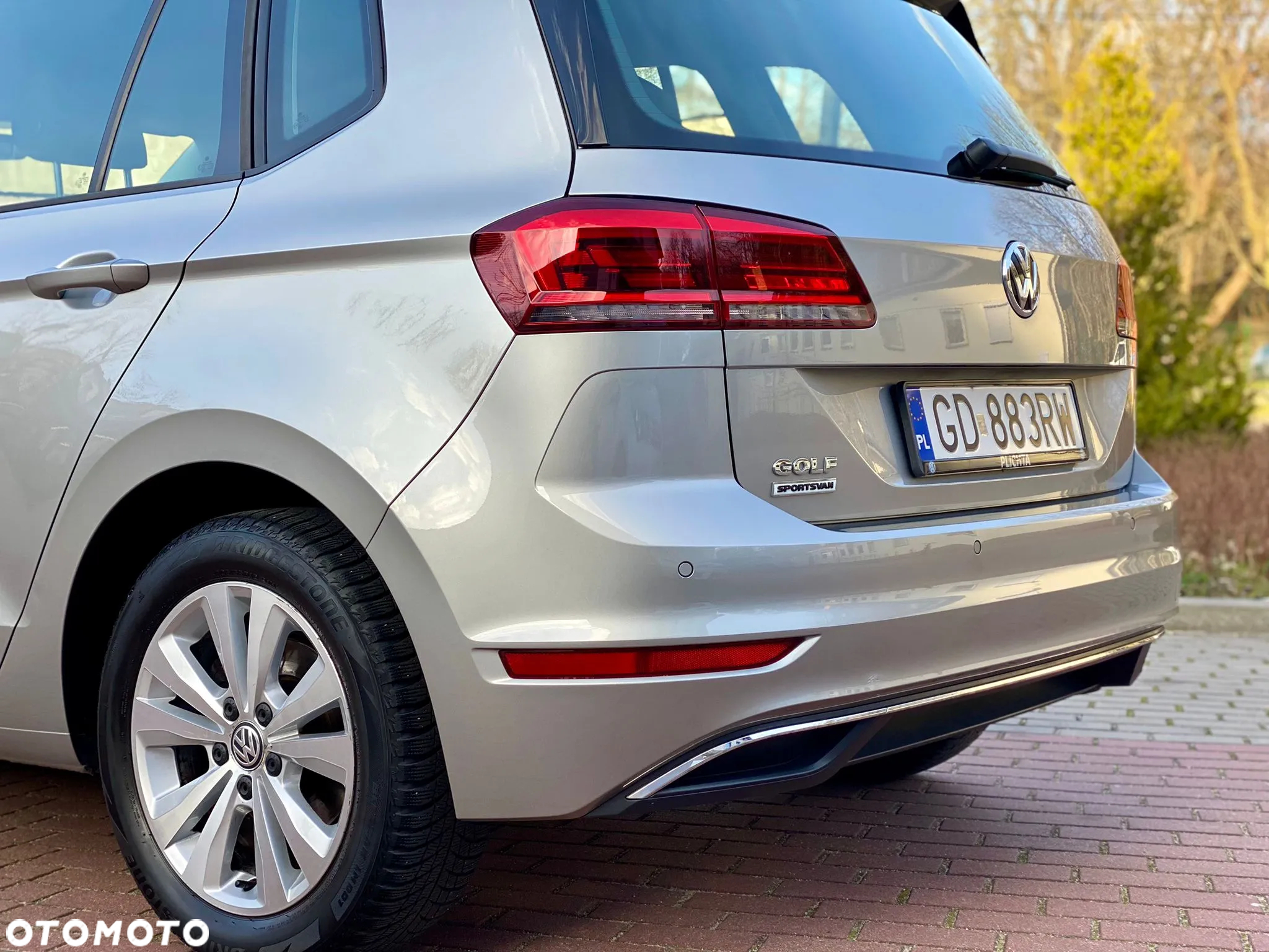 Volkswagen Golf Sportsvan VII SV 1.0 TSI Comfortline - 4