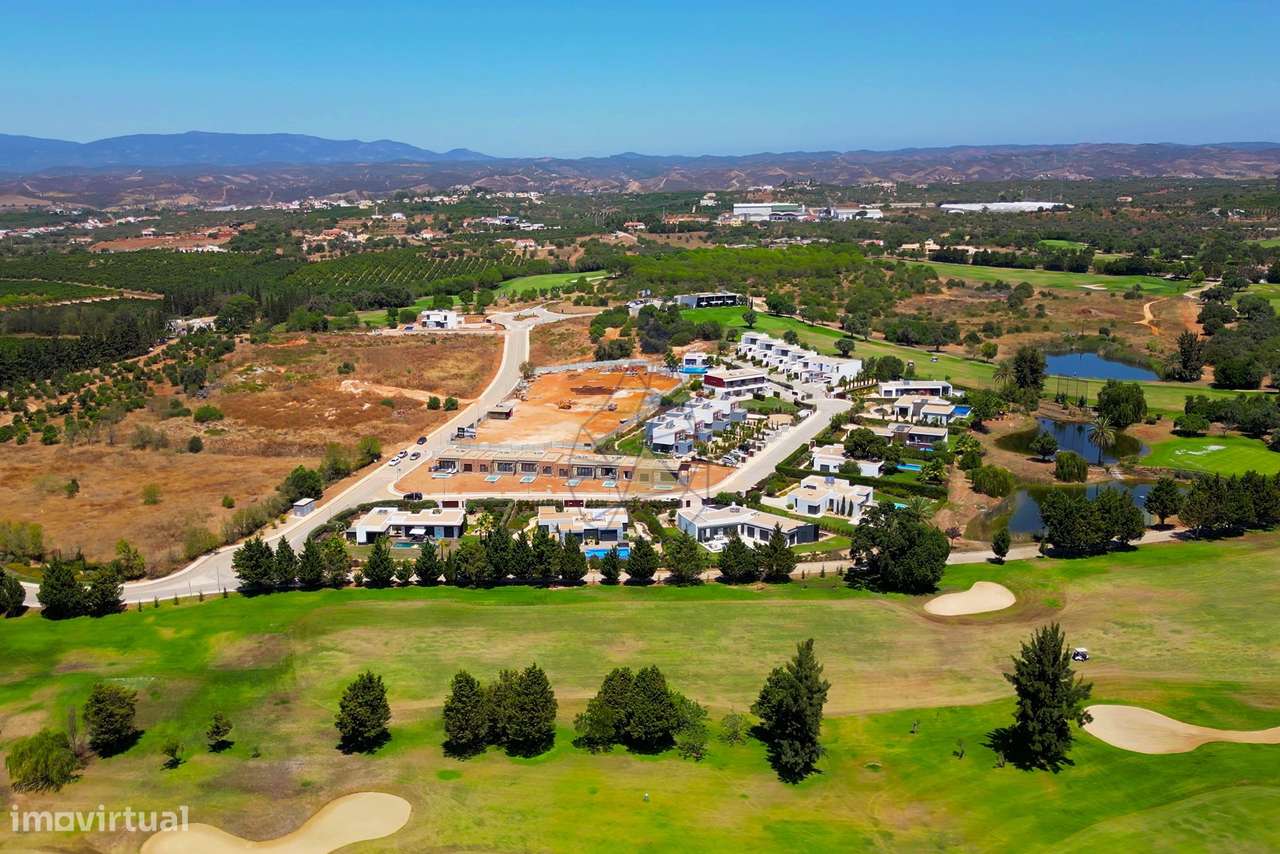 Moradia em banda com piscina em primeira fase de construção em Silves - Grande imagem: 5/12