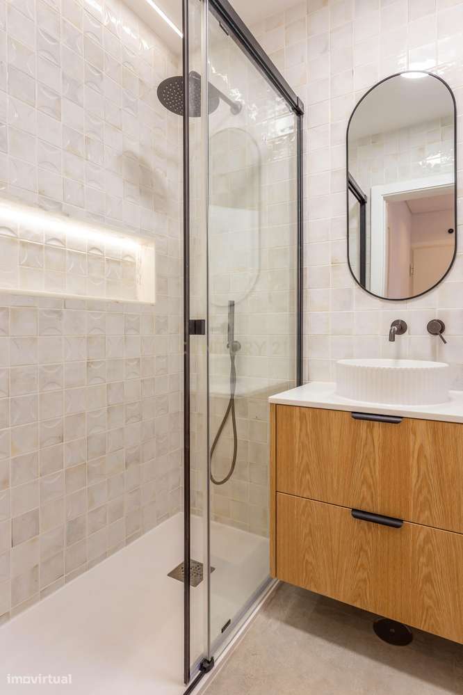 T2 Totalmente Remodelado | Rua da Senhora da Glória – Lisboa-2