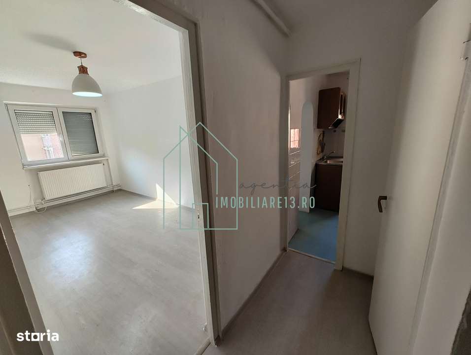 Apartament 3 camere, etaj 3, Cartier M. Kogalniceanu, 44mp Sebes, Alba-0