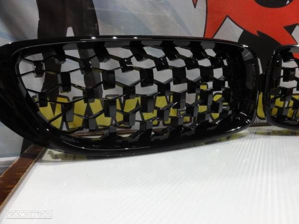 Grelha frontal BMW F32 / F33 / F36 Diamond Look Preto Brilhante - 4