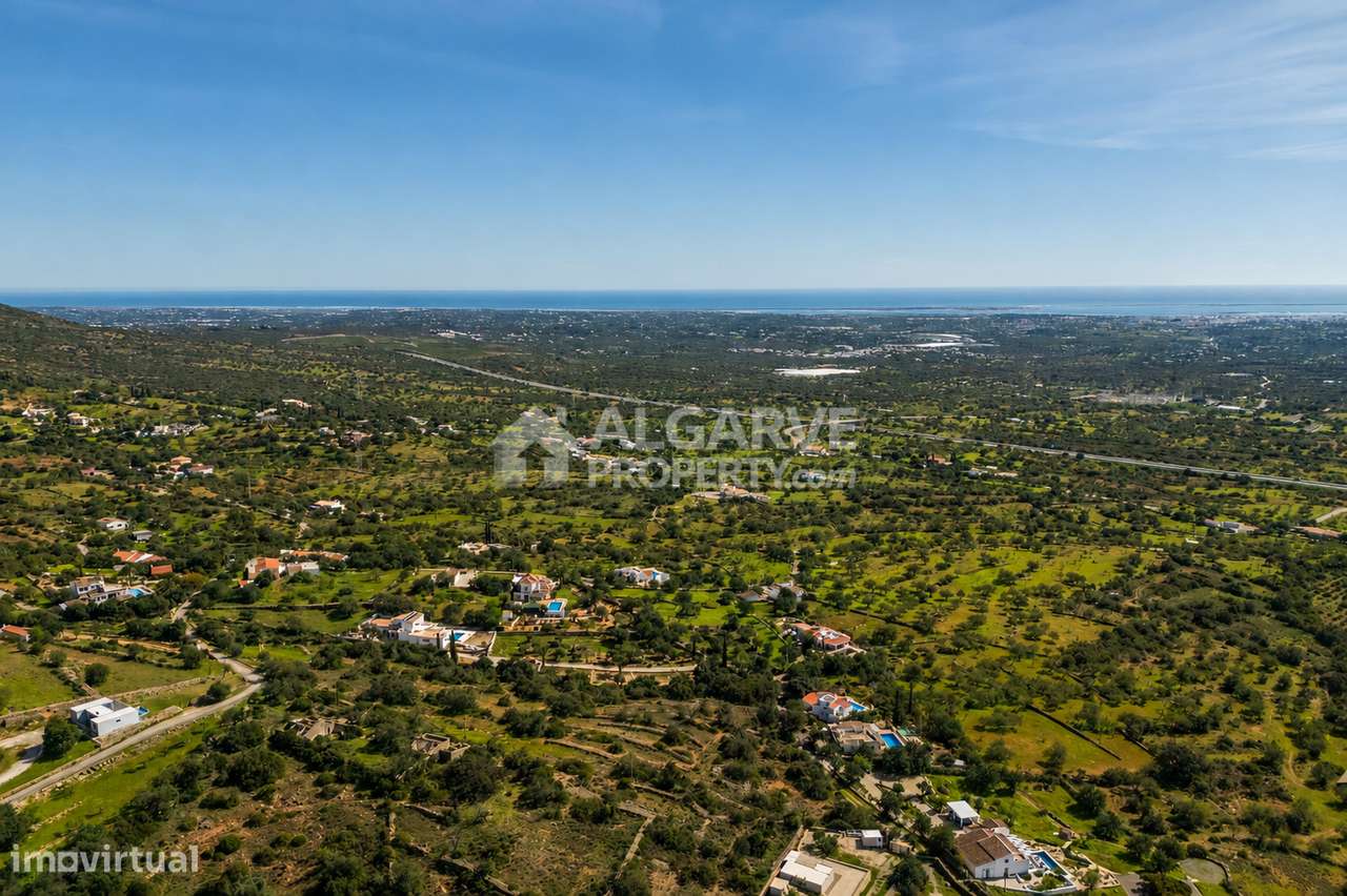 Moradia com Vistas Panorâmicas e Terreno em Estoi-35
