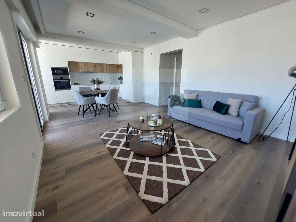 Apartamento T3 EM REMODELAÇÃO, 3º andar, Rua Engenheiro Nobre Guedes-8