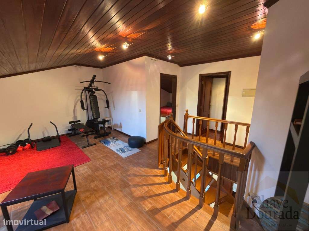 Apartamento T1+2 com garagem, em Santa Clara-15