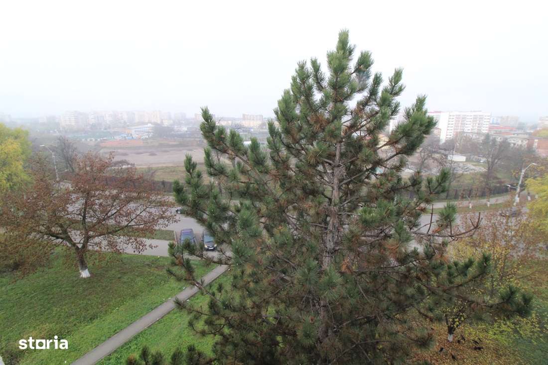 Vând apartament cu 2 camere în Hunedoara, zona Stadion, 38mp, et. 4...-7