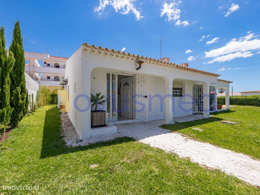 Moradia com Piscina na Zona Premium Areias São João, Albufeira-3