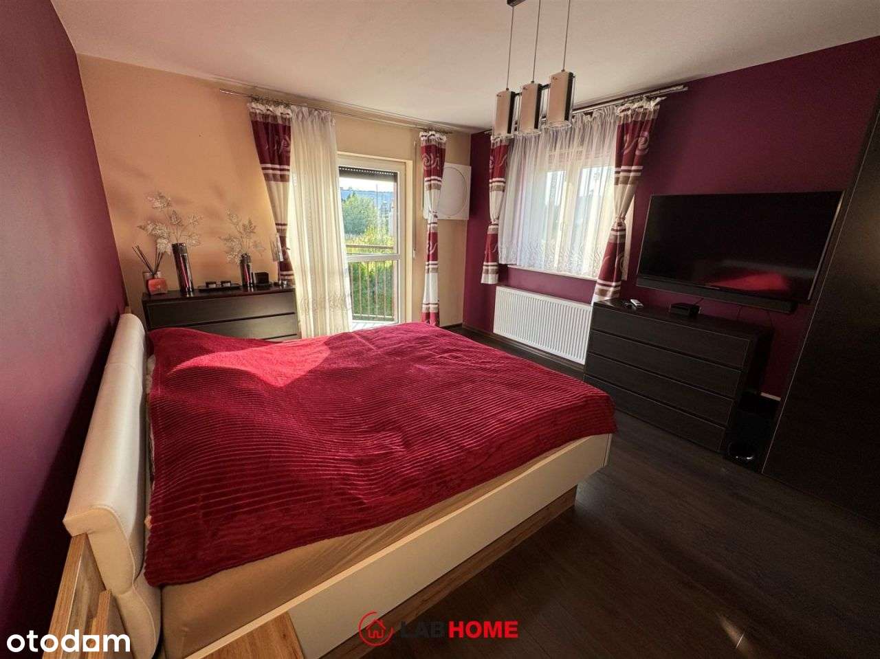 Komfortowy bliźniak blisko pałacowego wzgórza-11