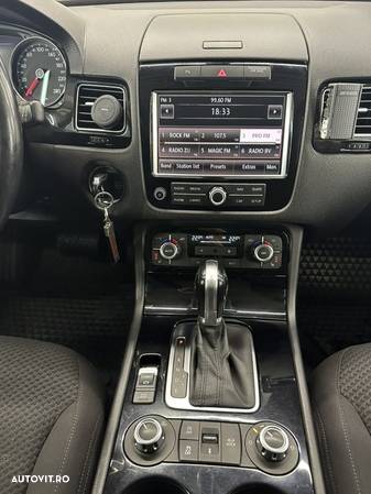 Volkswagen Touareg 3.0 V6 TDI BMT - 16