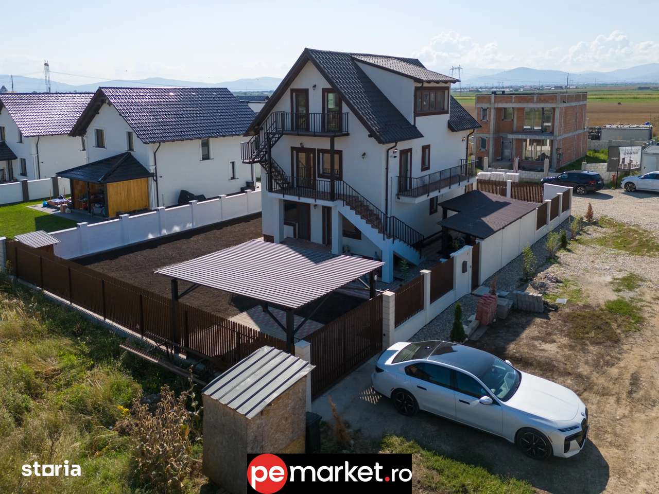 Casă individuală cu 3 apartamente – 213 mp utili, teren 501 mp –Brașov - Imagine principală: 5/16