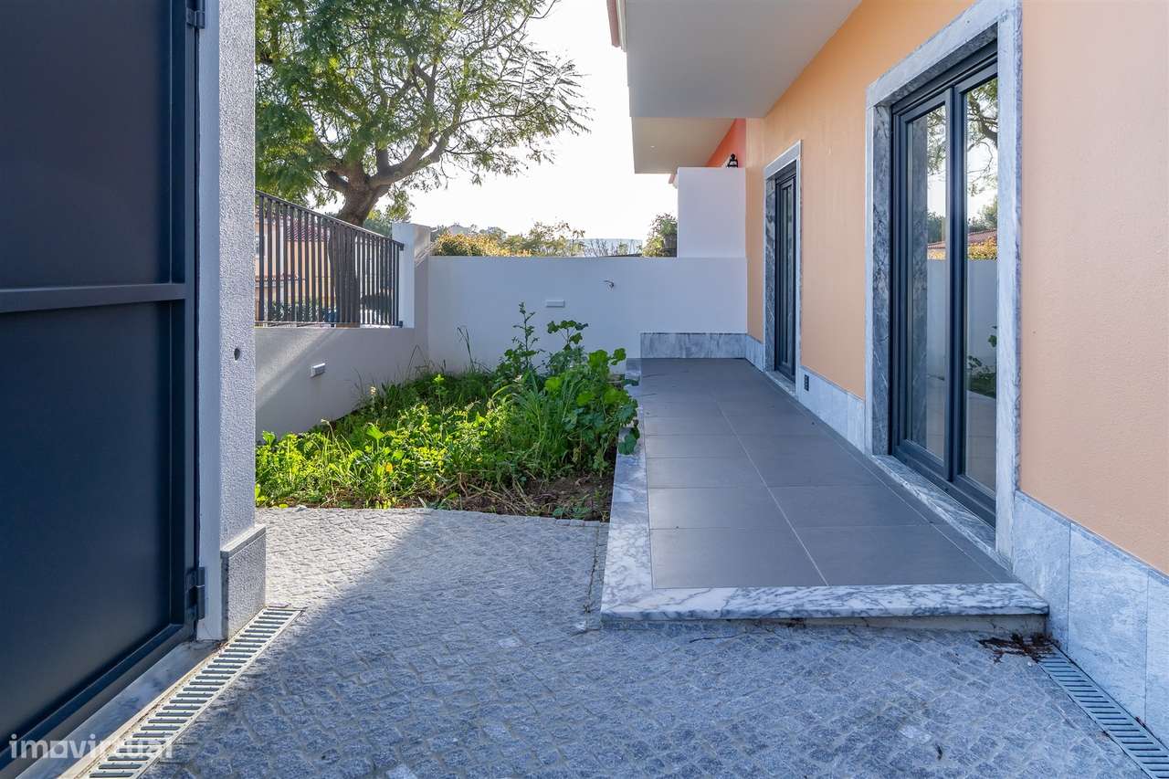 Moradia T3+2 no Estoril - Grande imagem: 4/53