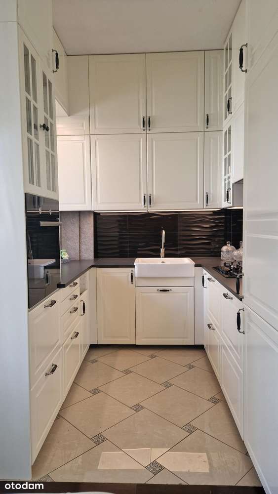 Stylowy apartament w kamienicy z loggią-9