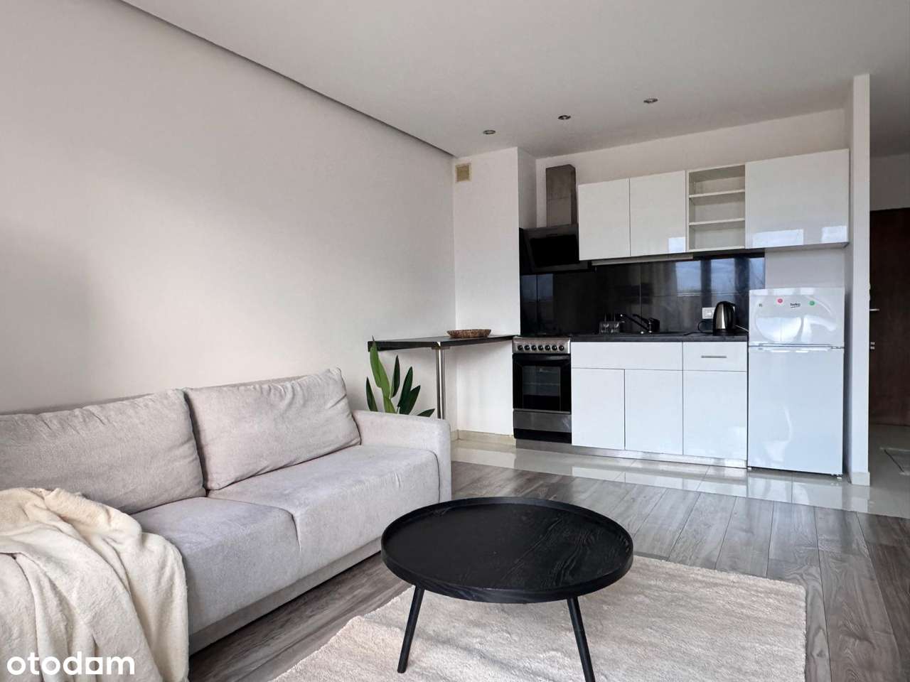 Umowa przedwstępna. Kawalerka 31 m2. Metro (3 min.). , 6 p.-4