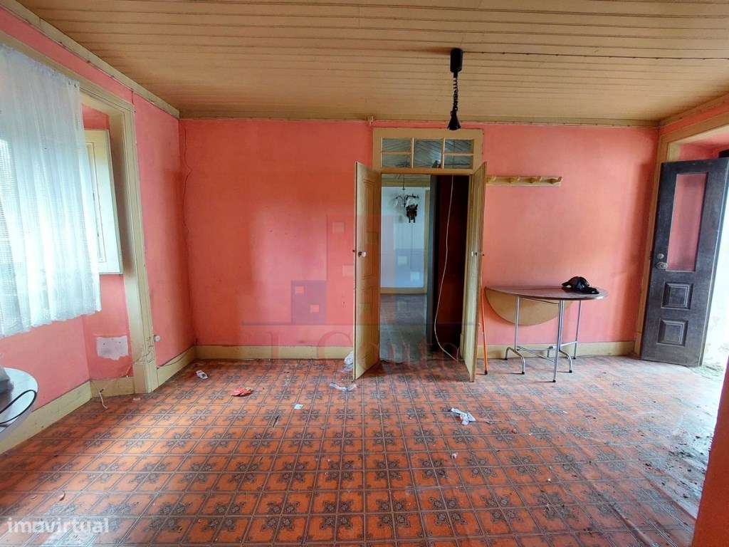 Casa Antiga para Restauro, Salir de Matos-13