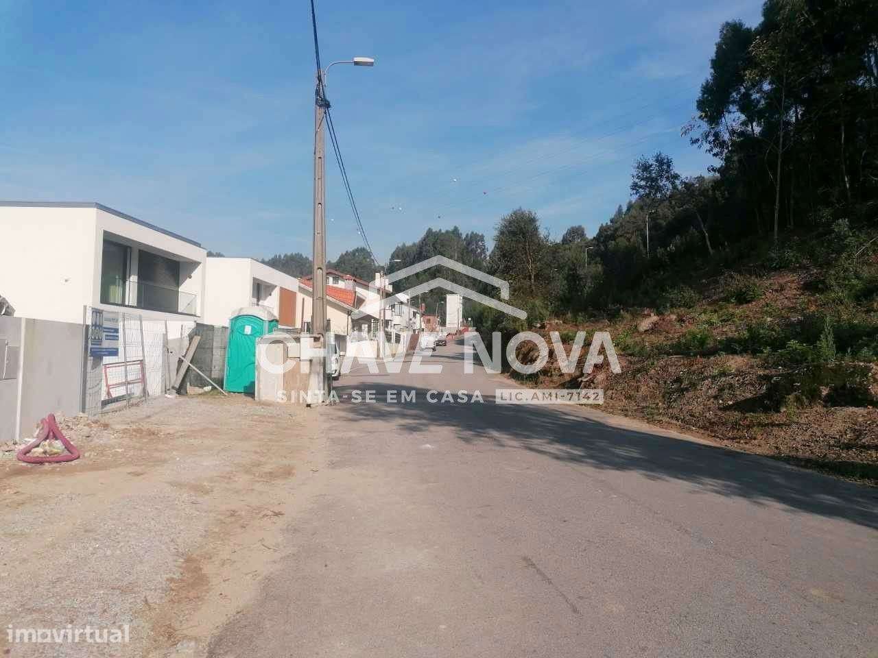 Terreno Para Construção de 2 Moradias Geminadas em Perosinho - Grande imagem: 5/11