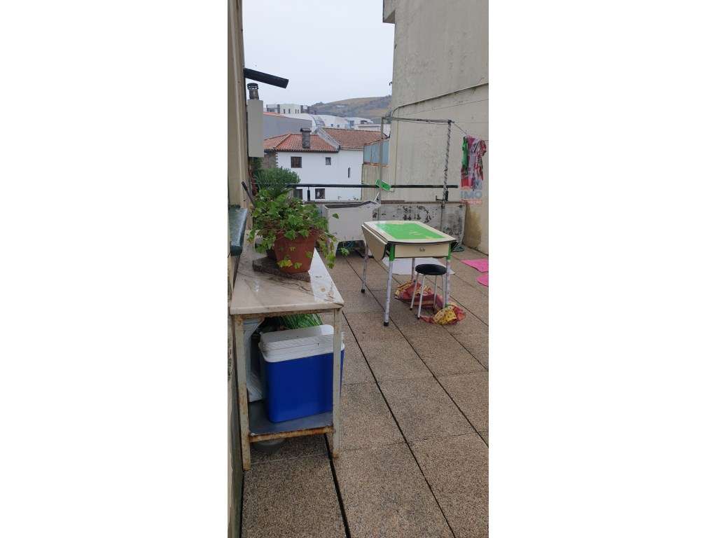 Imponente moradia com amplo terreno no coração de Sta. Marta de Pen...-50