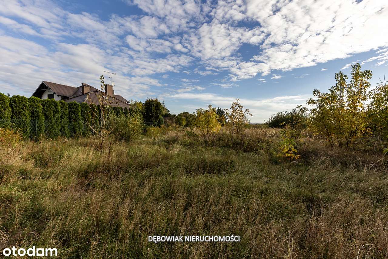 Obszerna działka budowlana-12